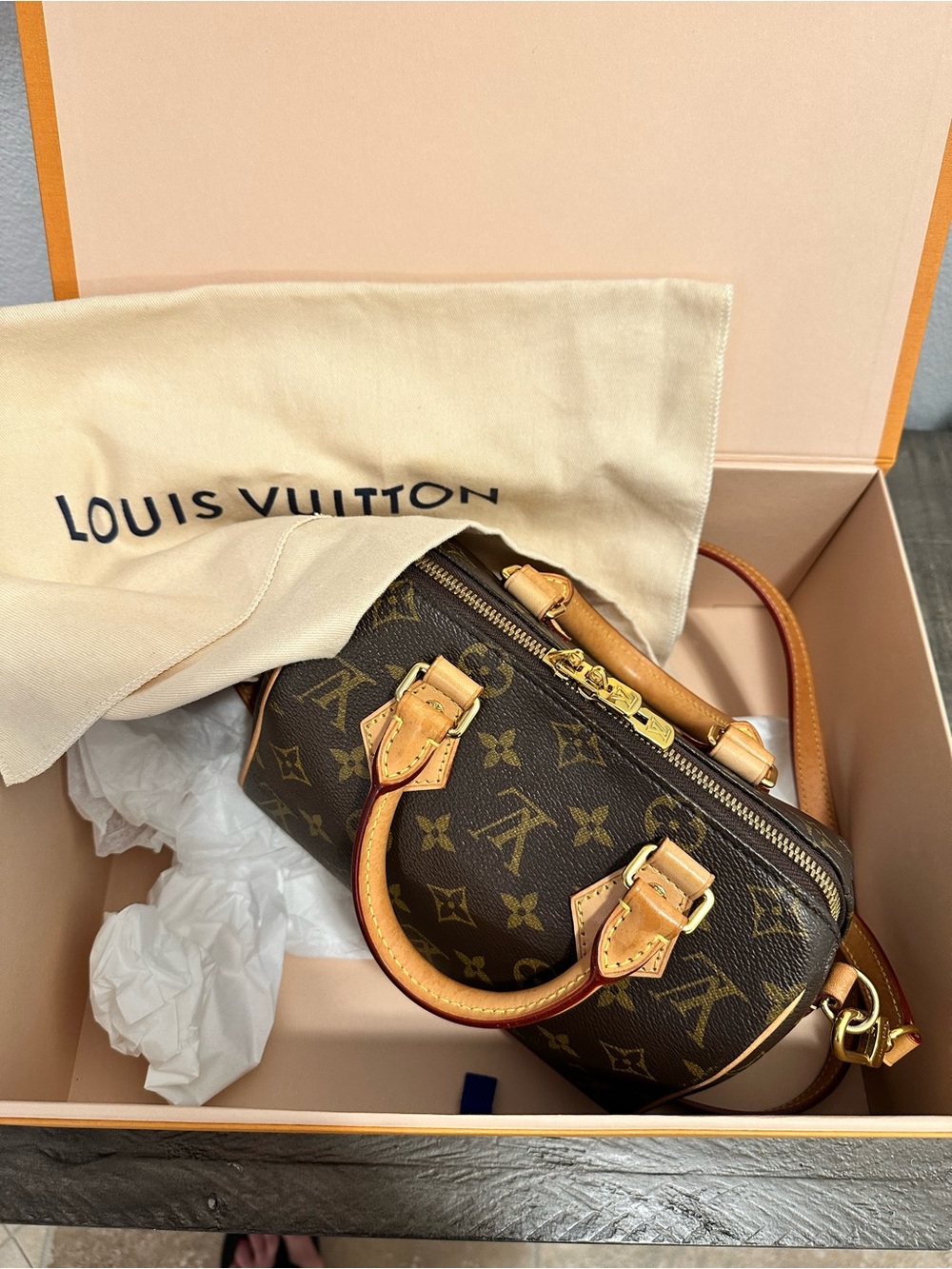Louis Vuitton Monogram Canvas Speedy Bandoulière 20